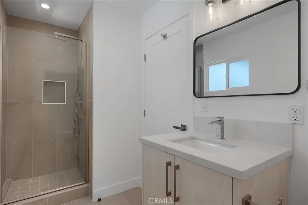 7950 Sausalito Avenue West Hills, CA 91304