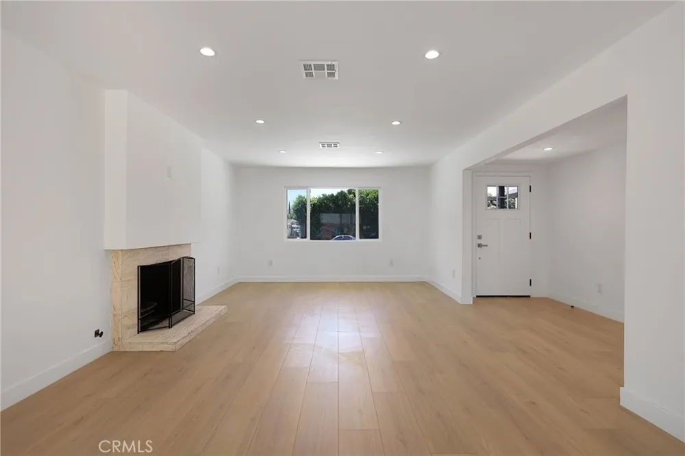 7950 Sausalito Avenue West Hills, CA 91304