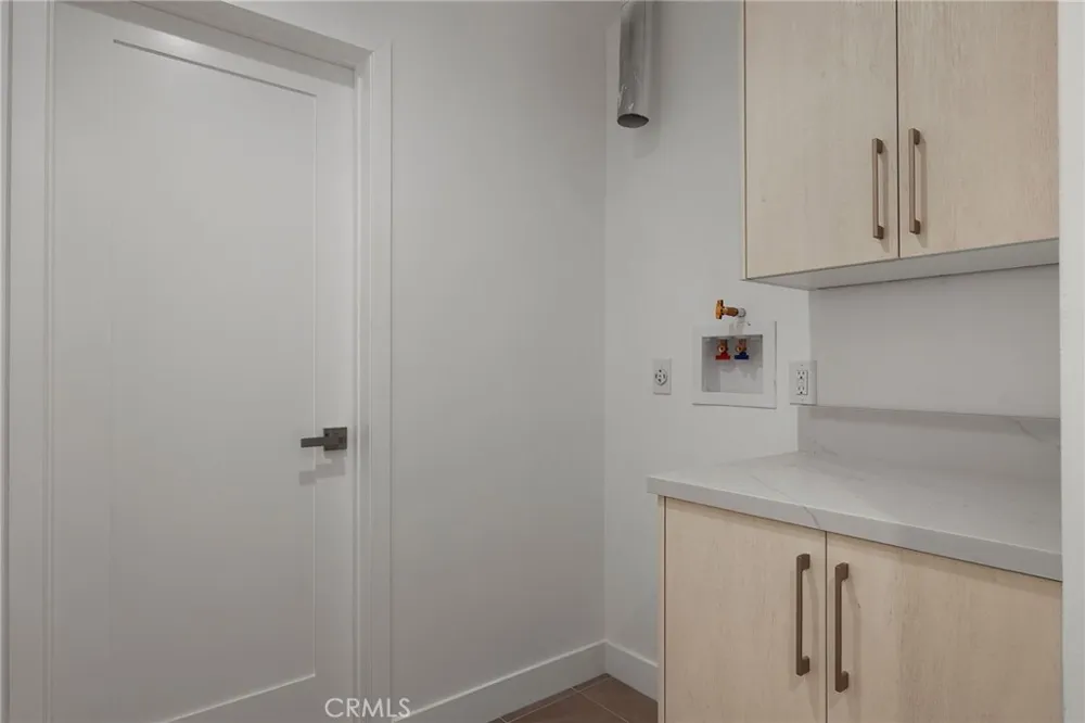 7950 Sausalito Avenue West Hills, CA 91304