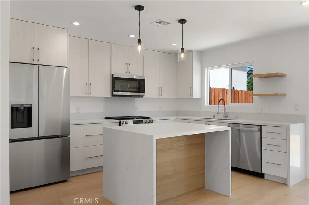 7950 Sausalito Avenue West Hills, CA 91304