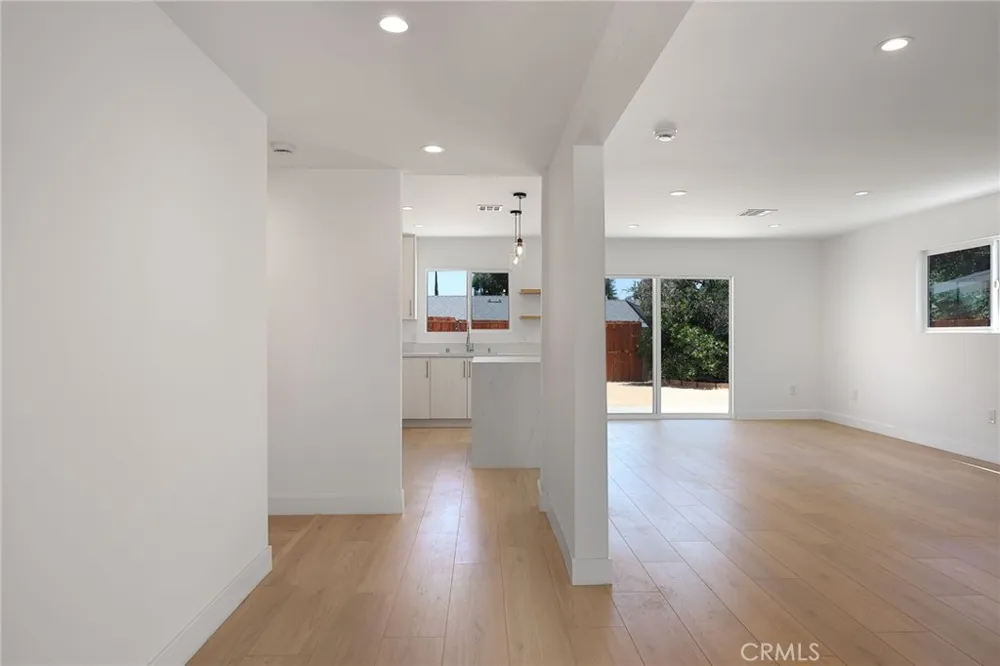 7950 Sausalito Avenue West Hills, CA 91304