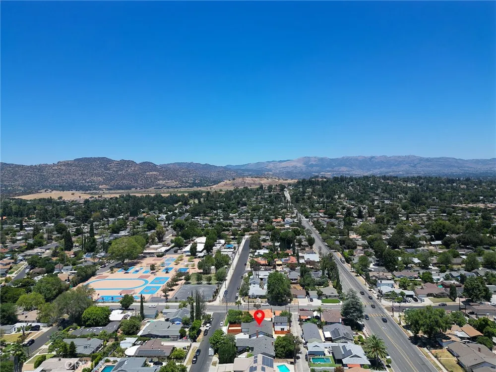 7950 Sausalito Avenue West Hills, CA 91304