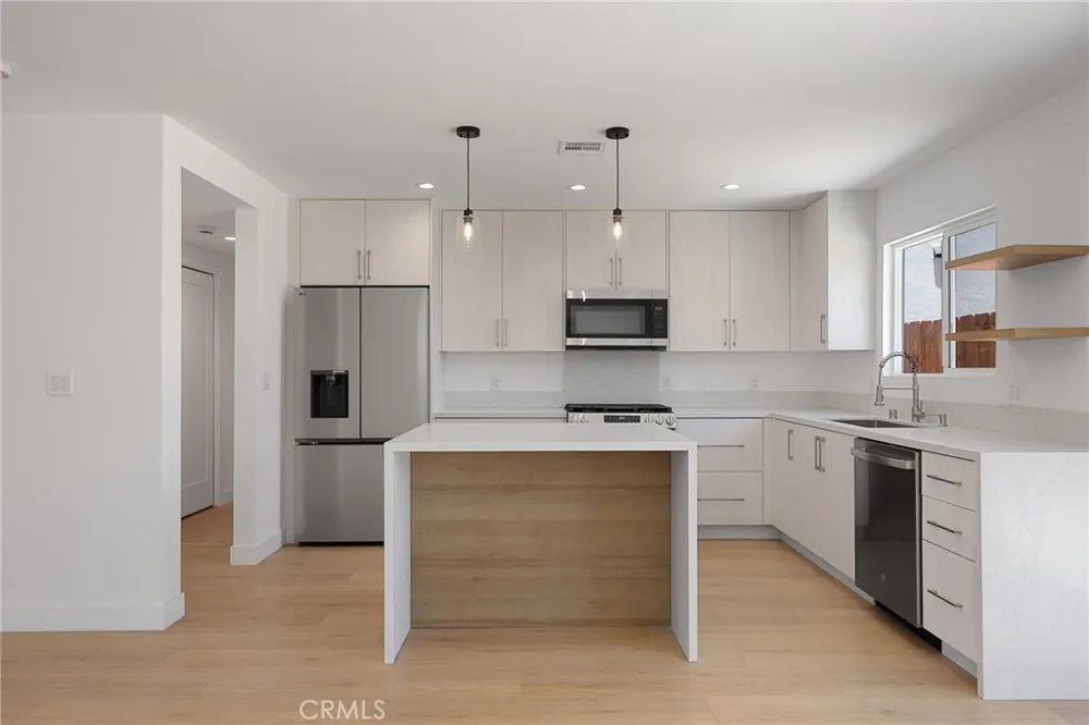 7950 Sausalito Avenue West Hills, CA 91304