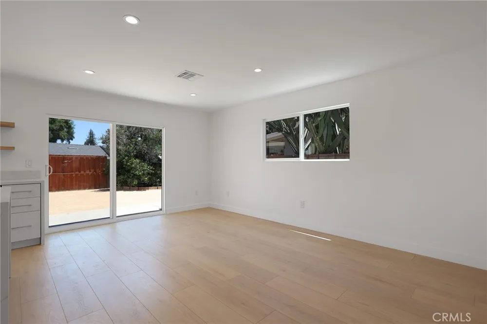 7950 Sausalito Avenue West Hills, CA 91304
