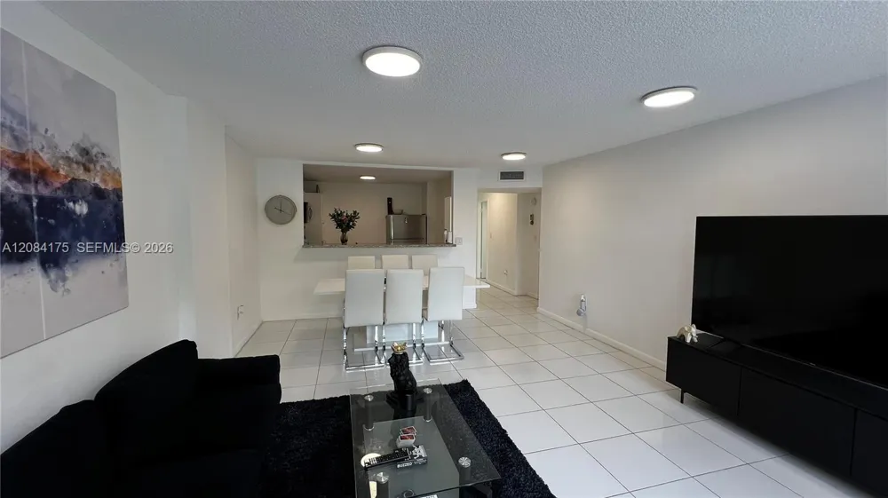2780 NE 183rd St #303 Aventura, FL 33160