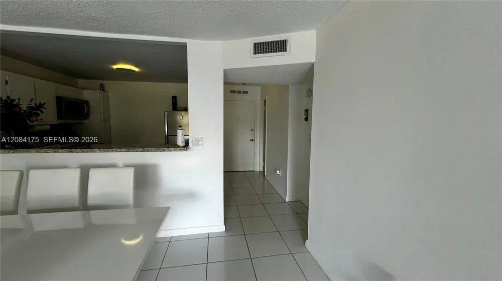 2780 NE 183rd St #303 Aventura, FL 33160