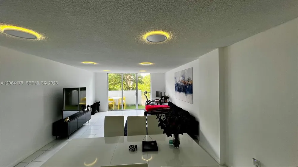2780 NE 183rd St #303 Aventura, FL 33160
