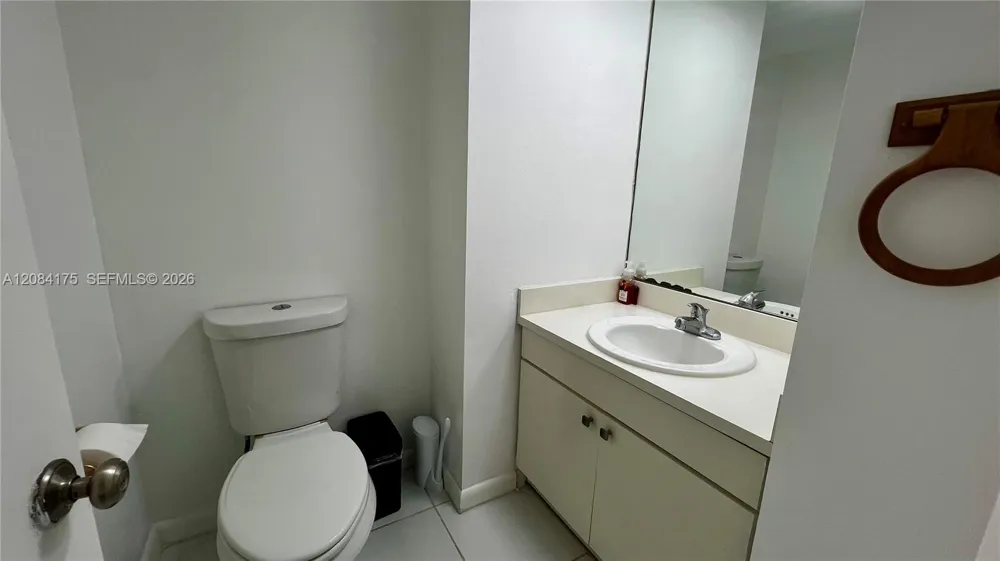 2780 NE 183rd St #303 Aventura, FL 33160