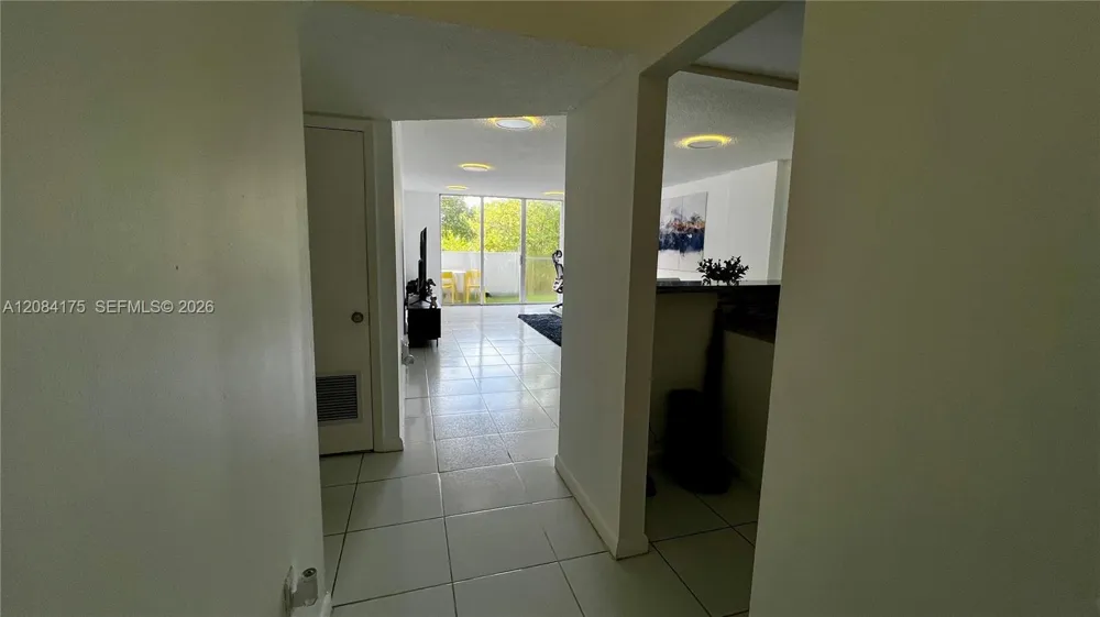 2780 NE 183rd St #303 Aventura, FL 33160