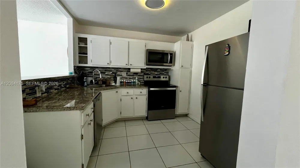 2780 NE 183rd St #303 Aventura, FL 33160