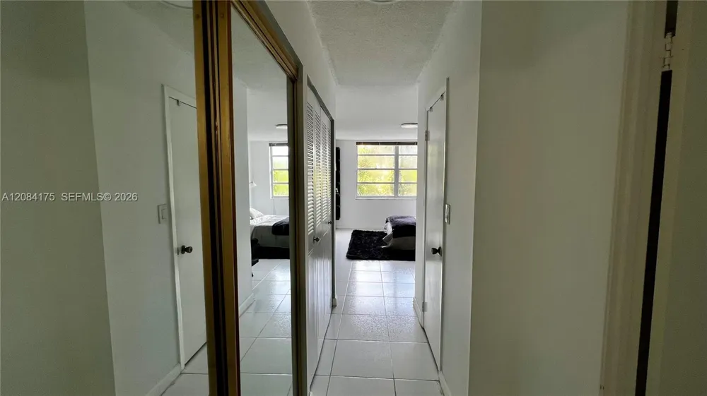 2780 NE 183rd St #303 Aventura, FL 33160