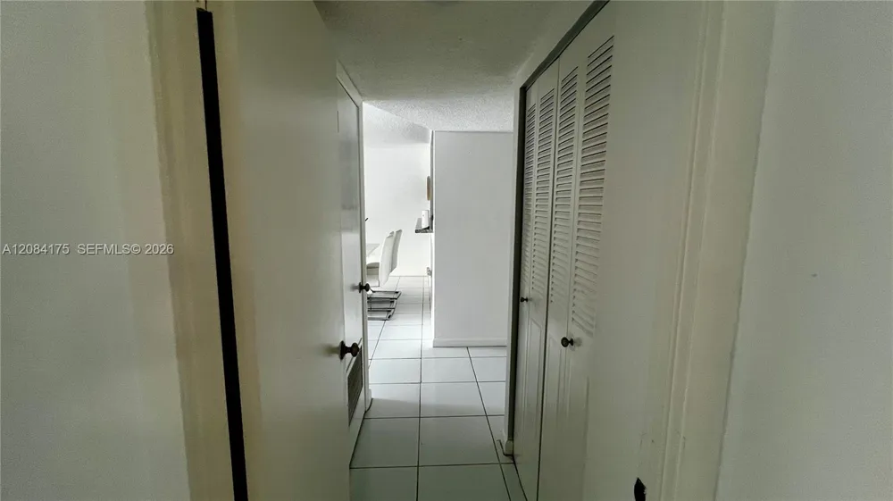 2780 NE 183rd St #303 Aventura, FL 33160