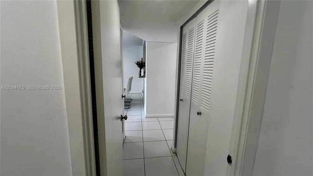 2780 NE 183rd St #303 Aventura, FL 33160