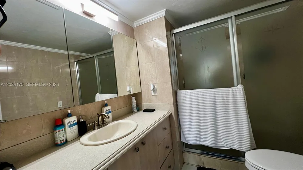 2780 NE 183rd St #303 Aventura, FL 33160