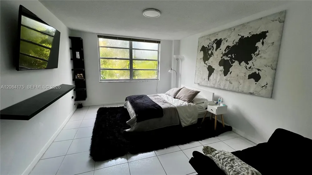2780 NE 183rd St #303 Aventura, FL 33160