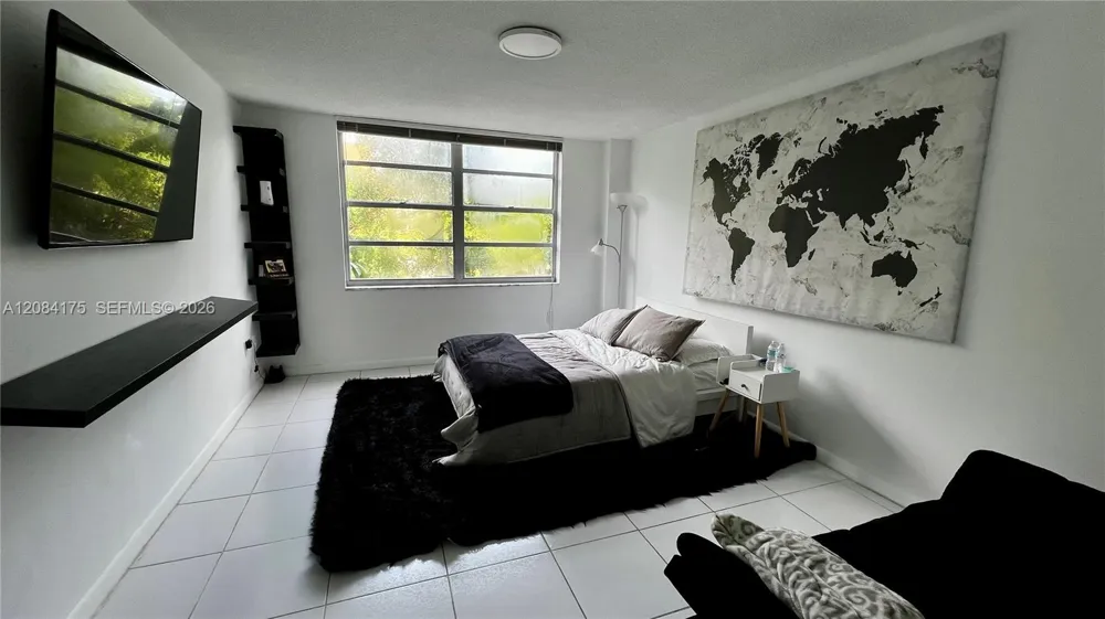 2780 NE 183rd St #303 Aventura, FL 33160