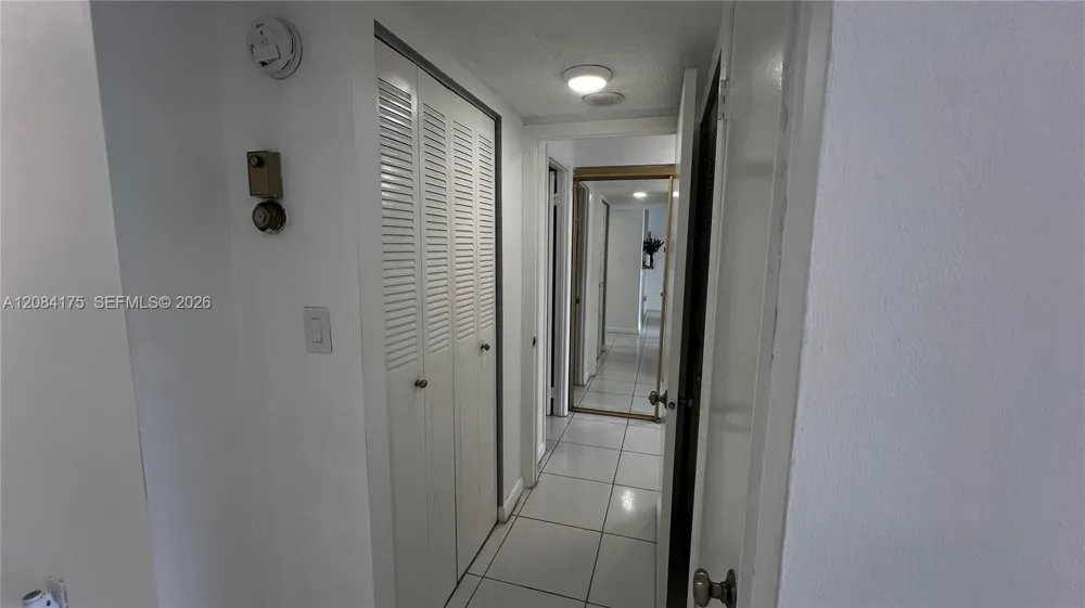 2780 NE 183rd St #303 Aventura, FL 33160