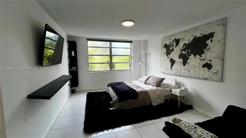 2780 NE 183rd St #303 Aventura, FL 33160