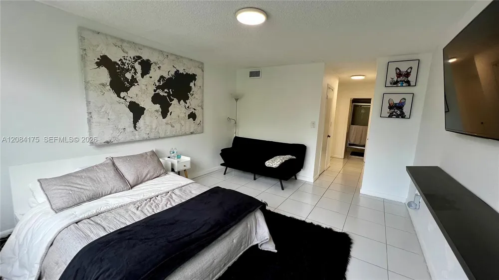 2780 NE 183rd St #303 Aventura, FL 33160