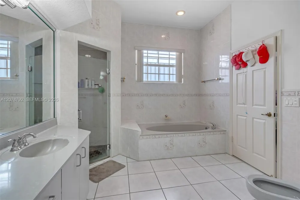 9053 NW 146th Ter Miami Lakes, FL 33018