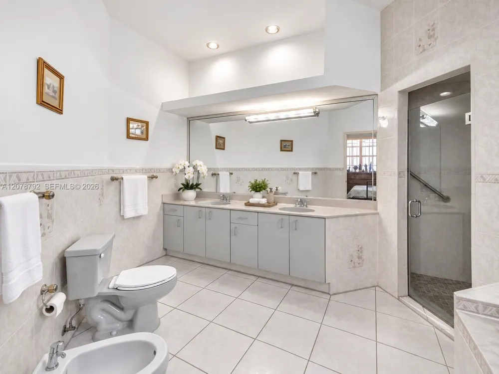9053 NW 146th Ter Miami Lakes, FL 33018