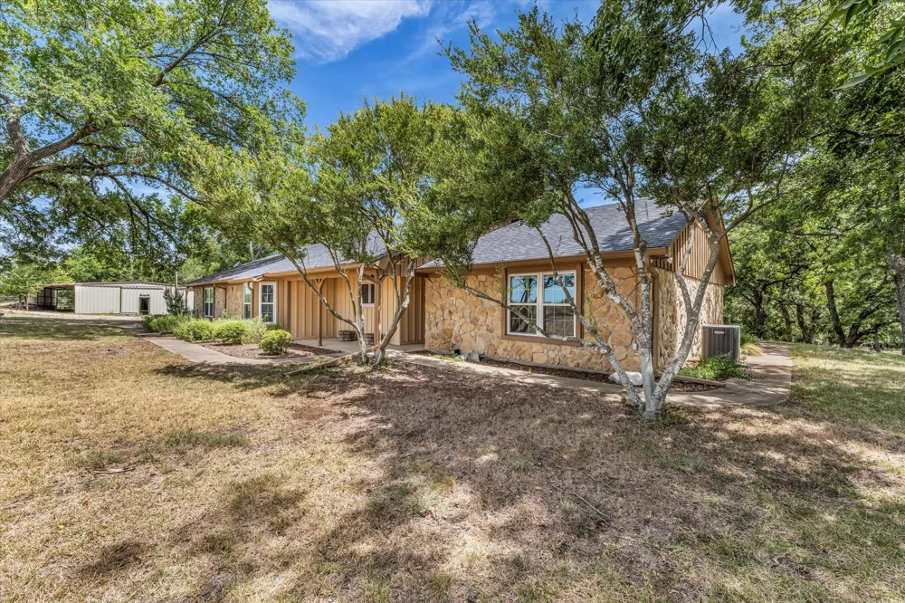 190 County Road 3198 Valley Mills, TX 76689