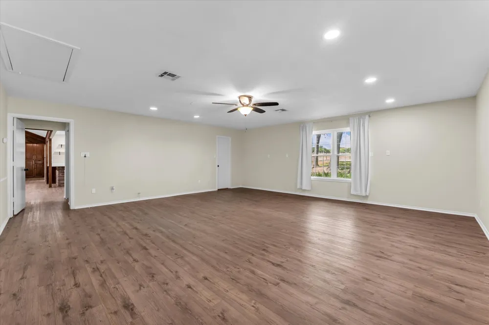 190 County Road 3198 Valley Mills, TX 76689