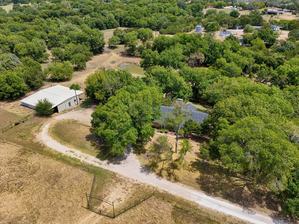 190 County Road 3198 Valley Mills, TX 76689