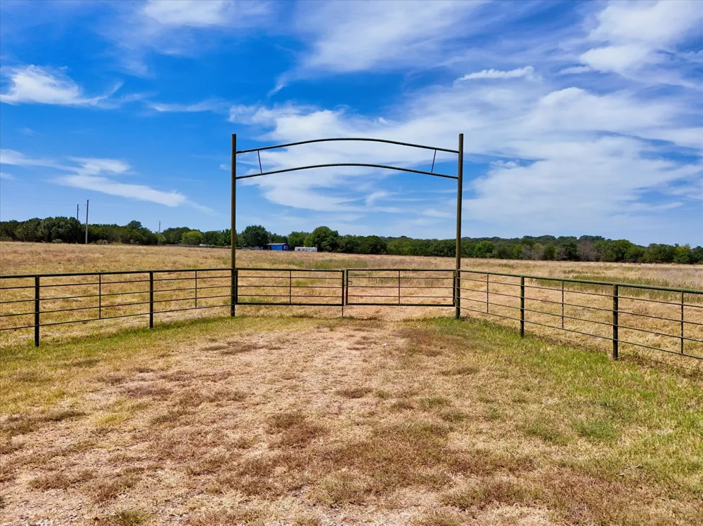 190 County Road 3198 Valley Mills, TX 76689