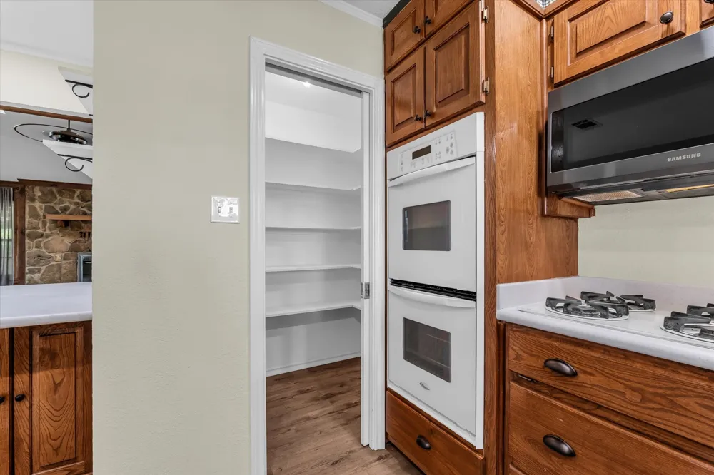 190 County Road 3198 Valley Mills, TX 76689