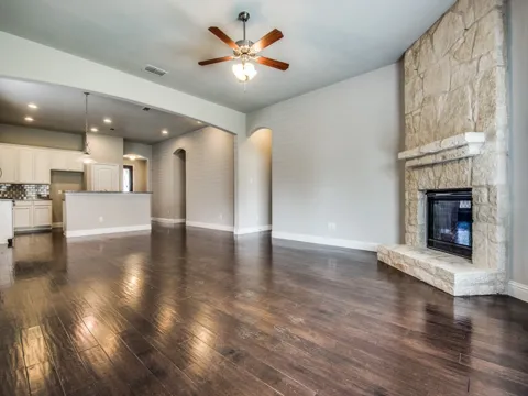 812 Llano Falls Drive