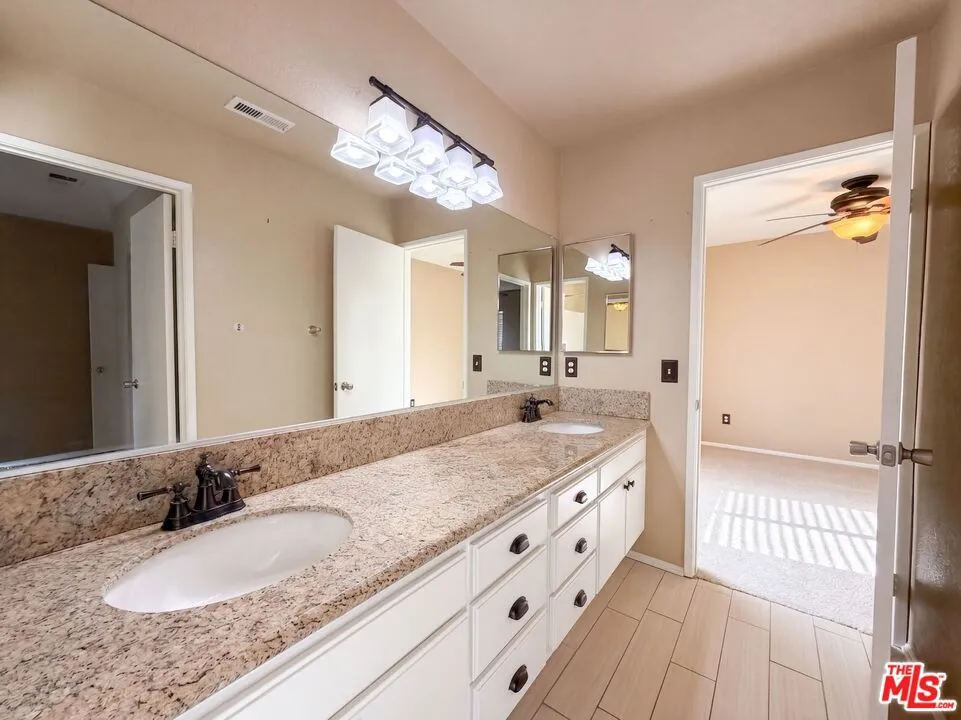 5539 W Avenue L6 Lancaster, CA 93536