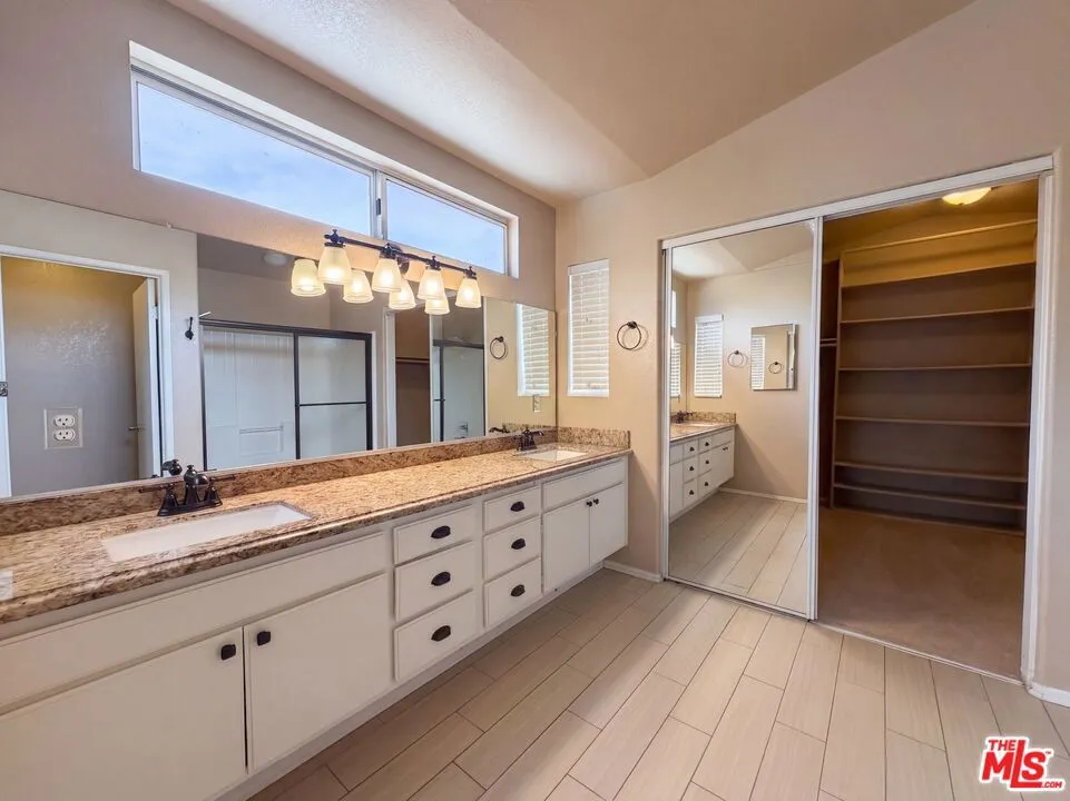5539 W Avenue L6 Lancaster, CA 93536