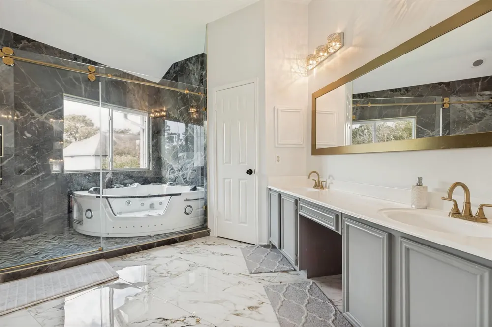 4219 Glenchase Lane Houston, TX 77014