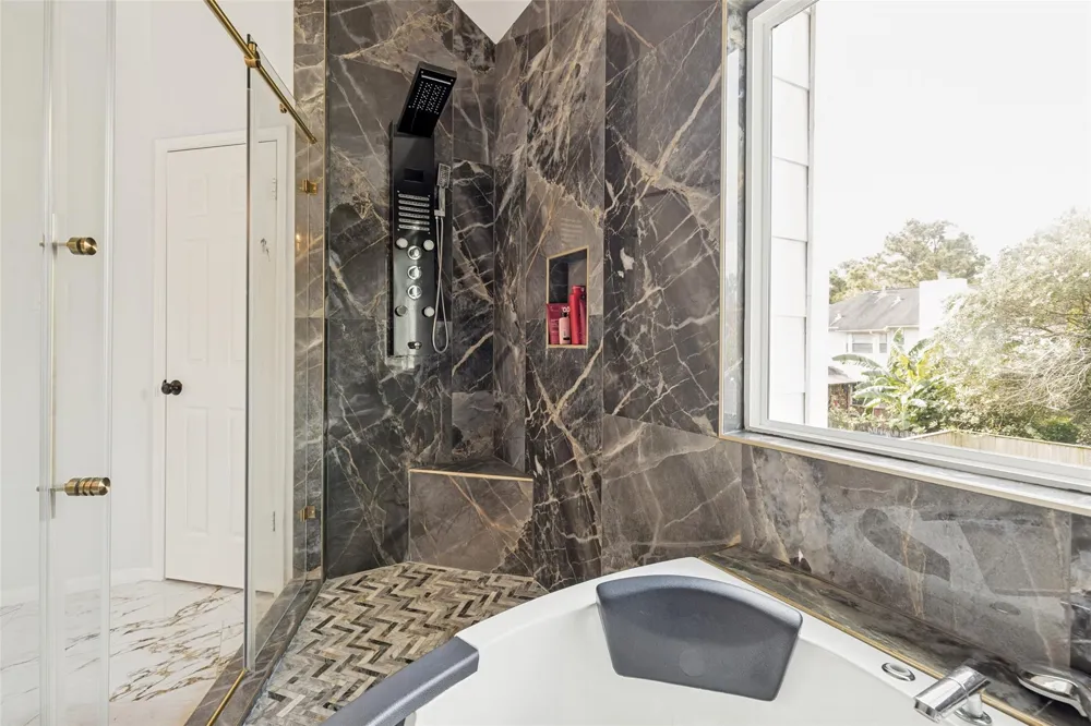 4219 Glenchase Lane Houston, TX 77014