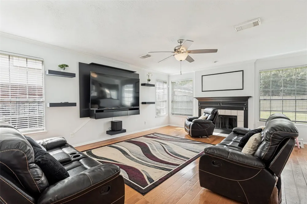 4219 Glenchase Lane Houston, TX 77014