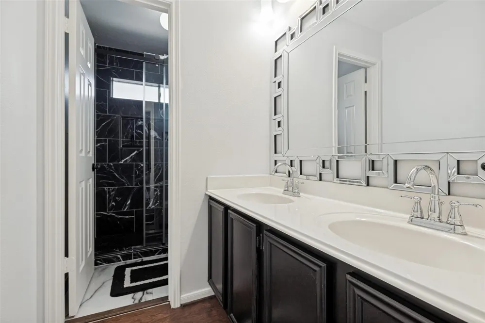4219 Glenchase Lane Houston, TX 77014
