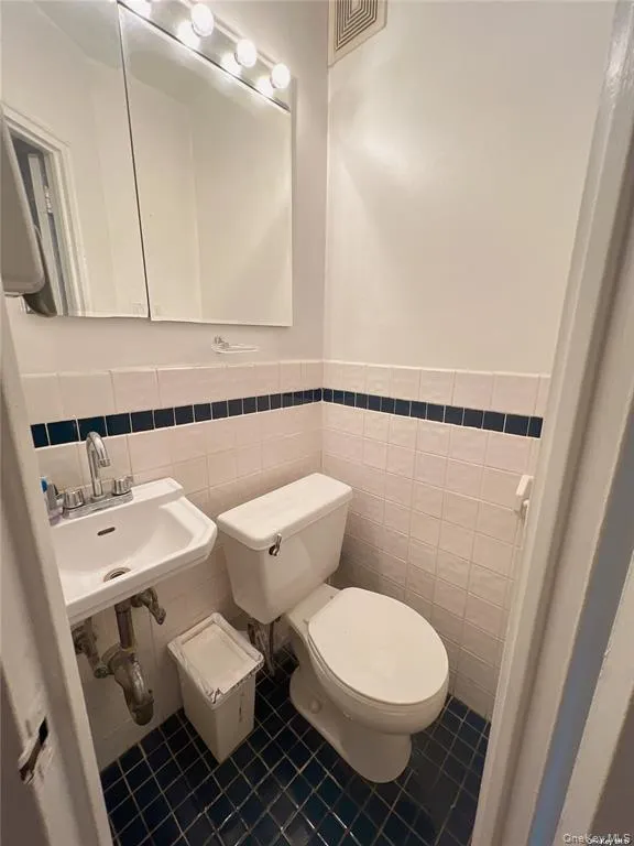 69-22 198th Street Fresh Meadows, NY 11365