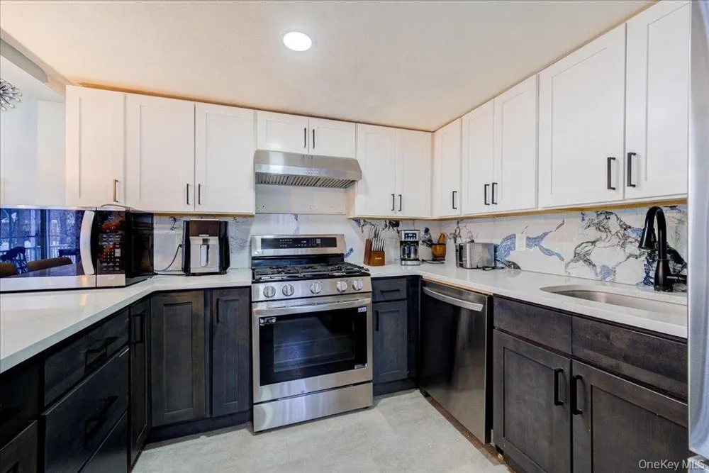24 Johnsontown Road Sloatsburg, NY 10974