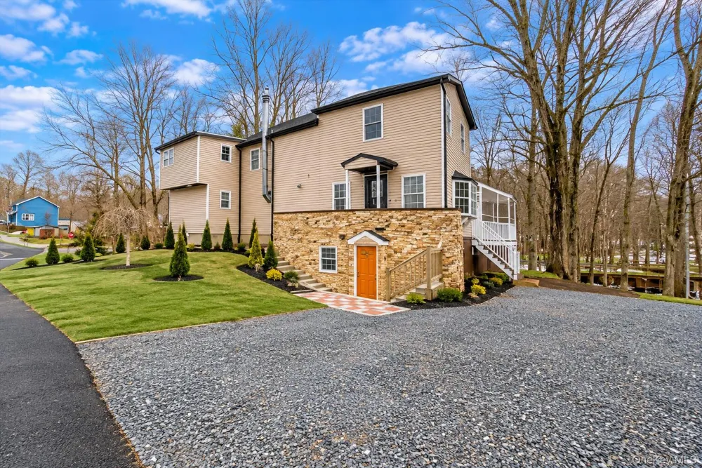 24 Johnsontown Road Sloatsburg, NY 10974