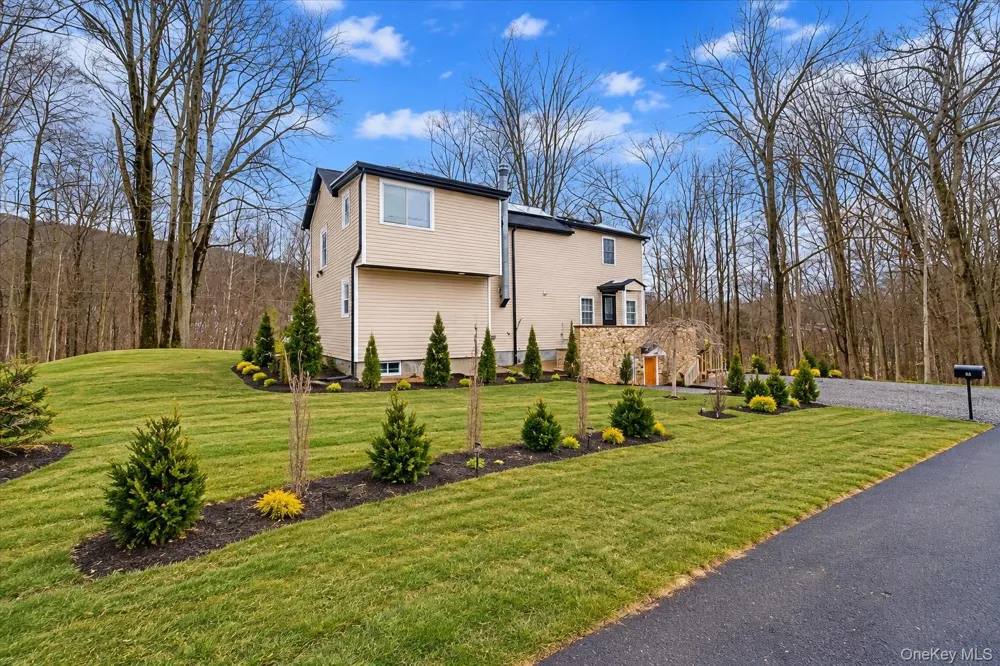 24 Johnsontown Road Sloatsburg, NY 10974