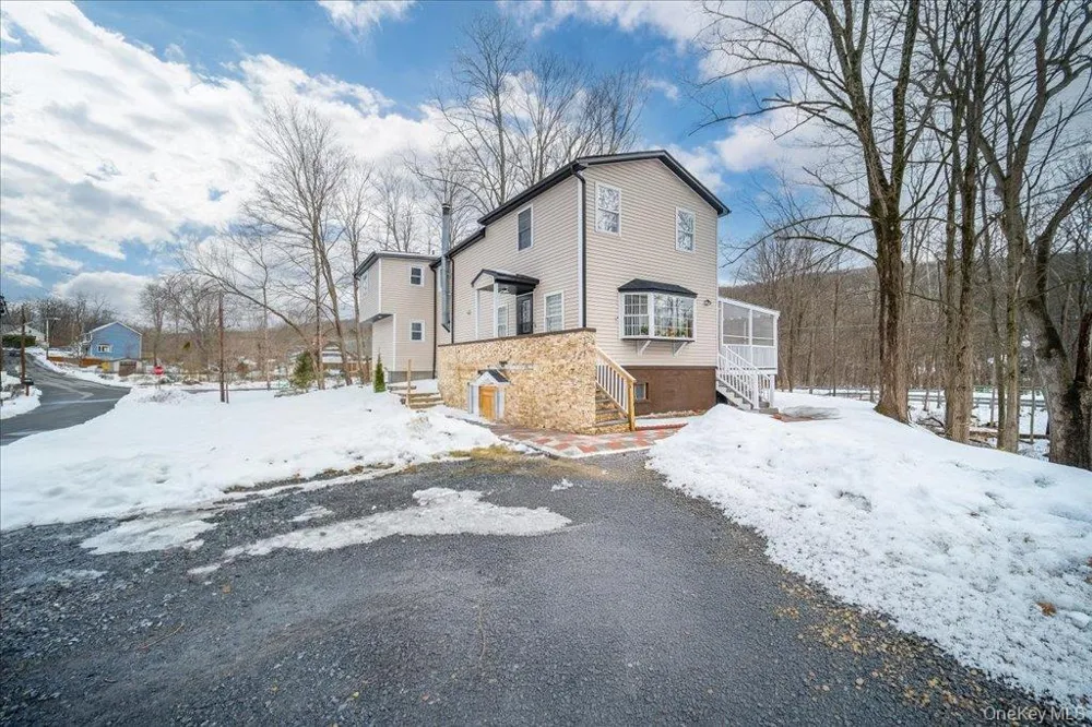 24 Johnsontown Road Sloatsburg, NY 10974