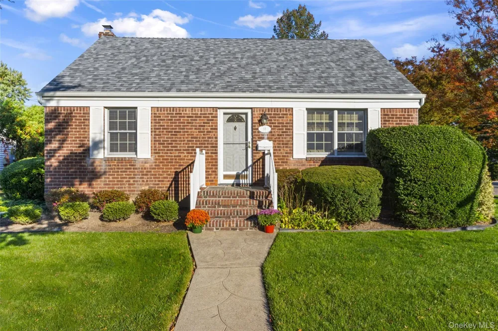 59 Linden Boulevard Hicksville, NY 11801