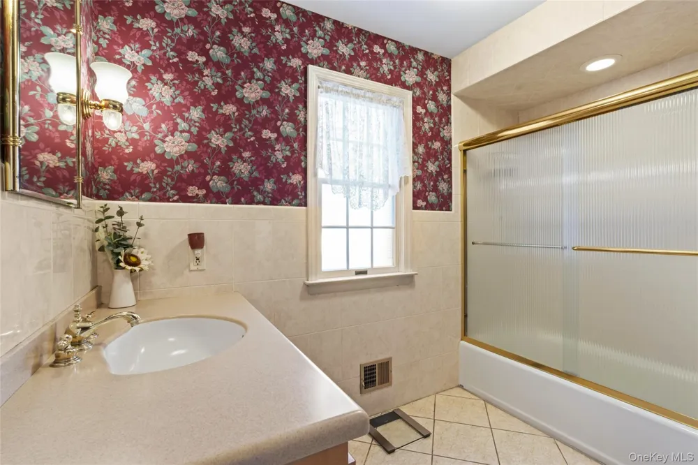 59 Linden Boulevard Hicksville, NY 11801