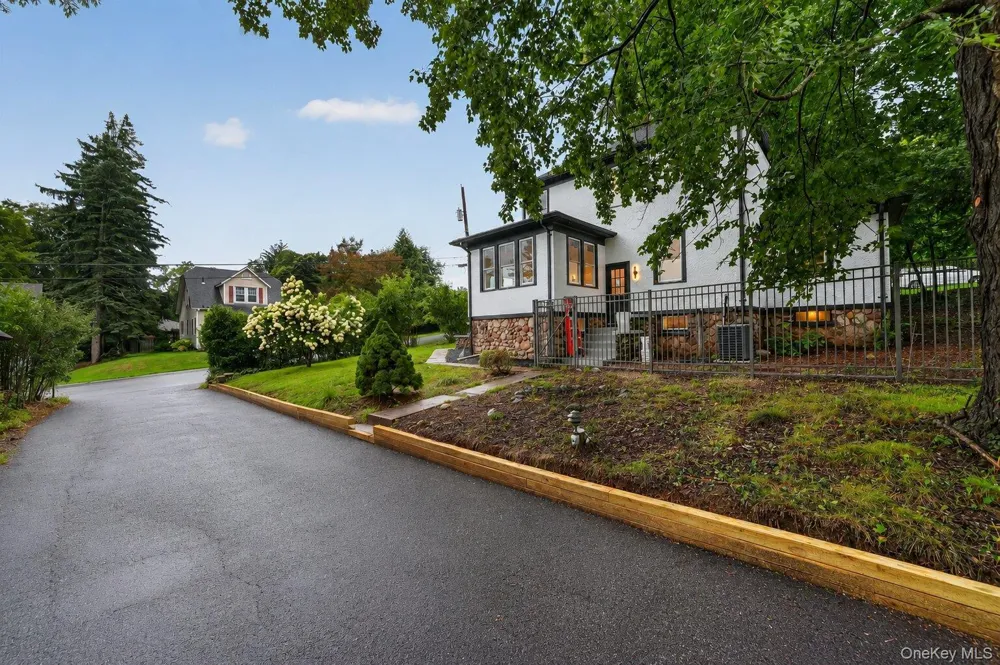 16 Maple Avenue West Nyack, NY 10994