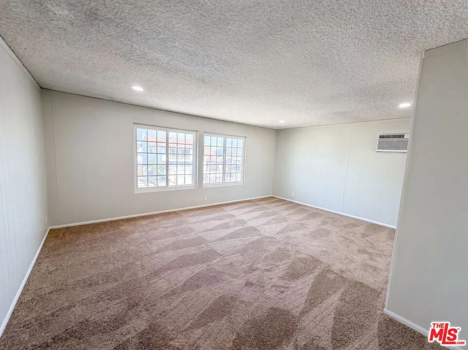 8452 Hazelwood Circle Westminster, CA 92683