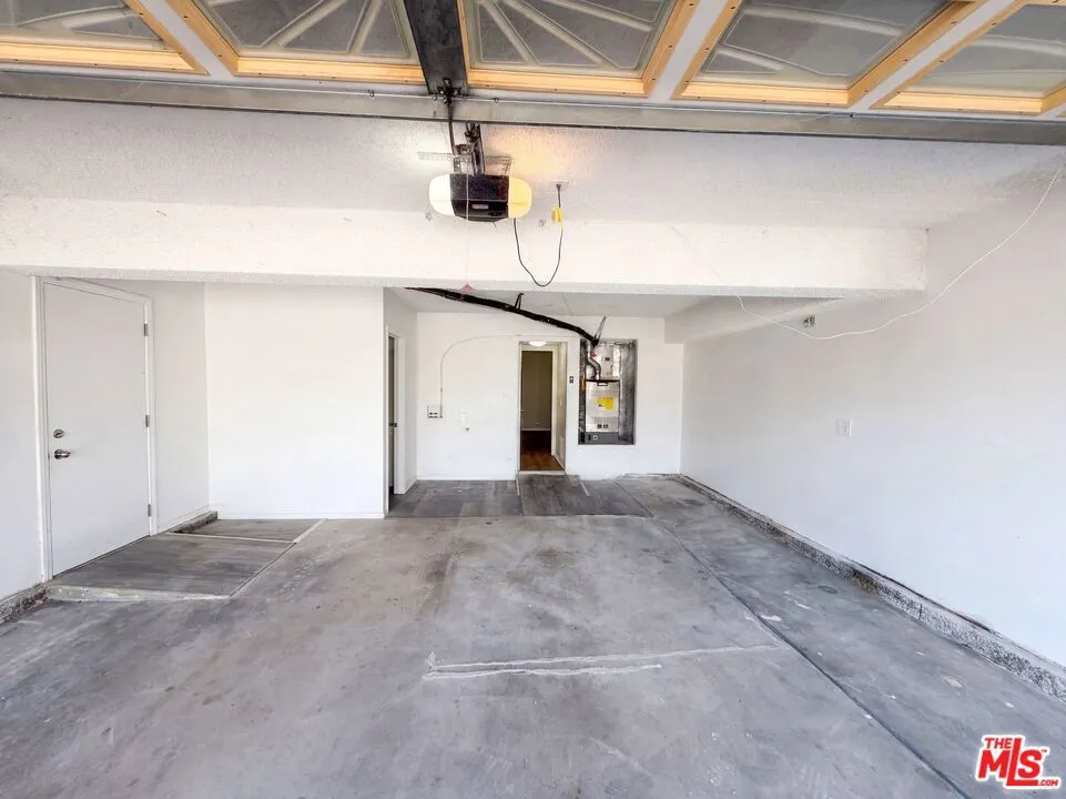 8452 Hazelwood Circle Westminster, CA 92683