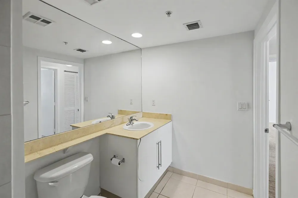 335 S Biscayne Boulevard #1002 Miami, FL 33131