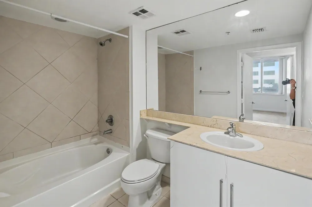 335 S Biscayne Boulevard #1002 Miami, FL 33131