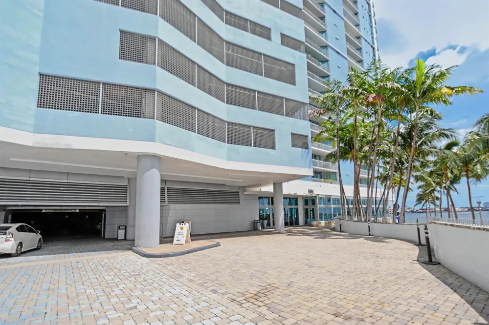 335 S Biscayne Boulevard #1002 Miami, FL 33131